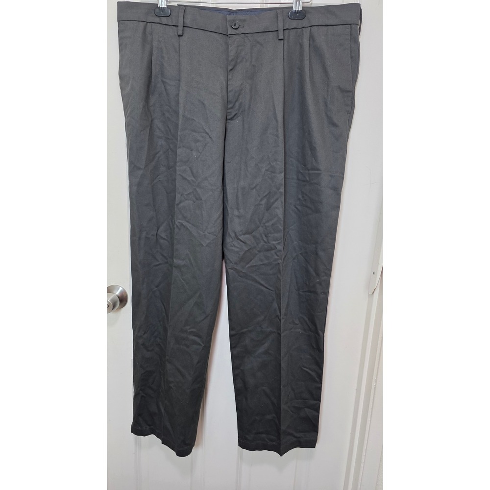 NEW Dockers Signature Khaki Pants Men's 42x32 Black Relaxed Fit Pleated Lux - Picture 1 of 5